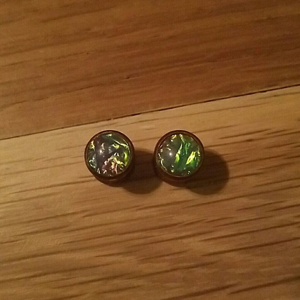 Wooden opal gauges