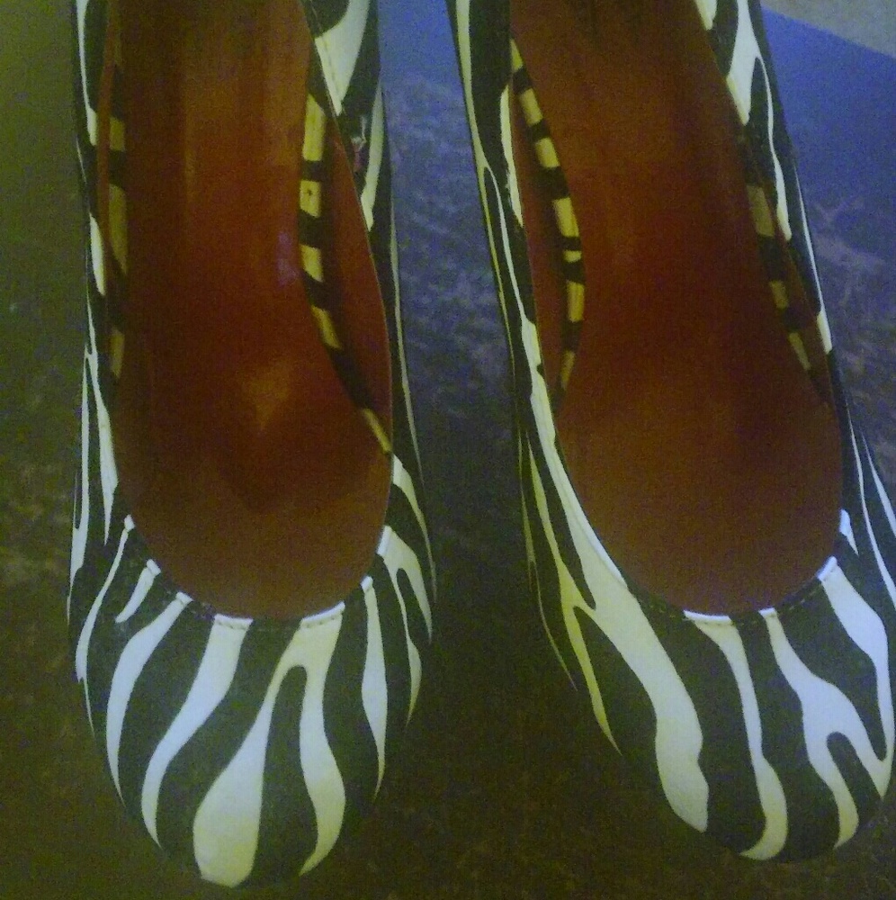 Zebra print high heels: 5"
