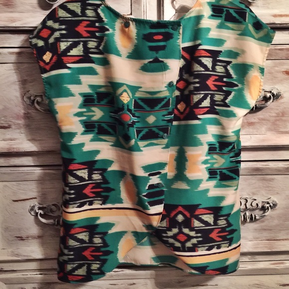 Aztec top - Picture 2 of 4