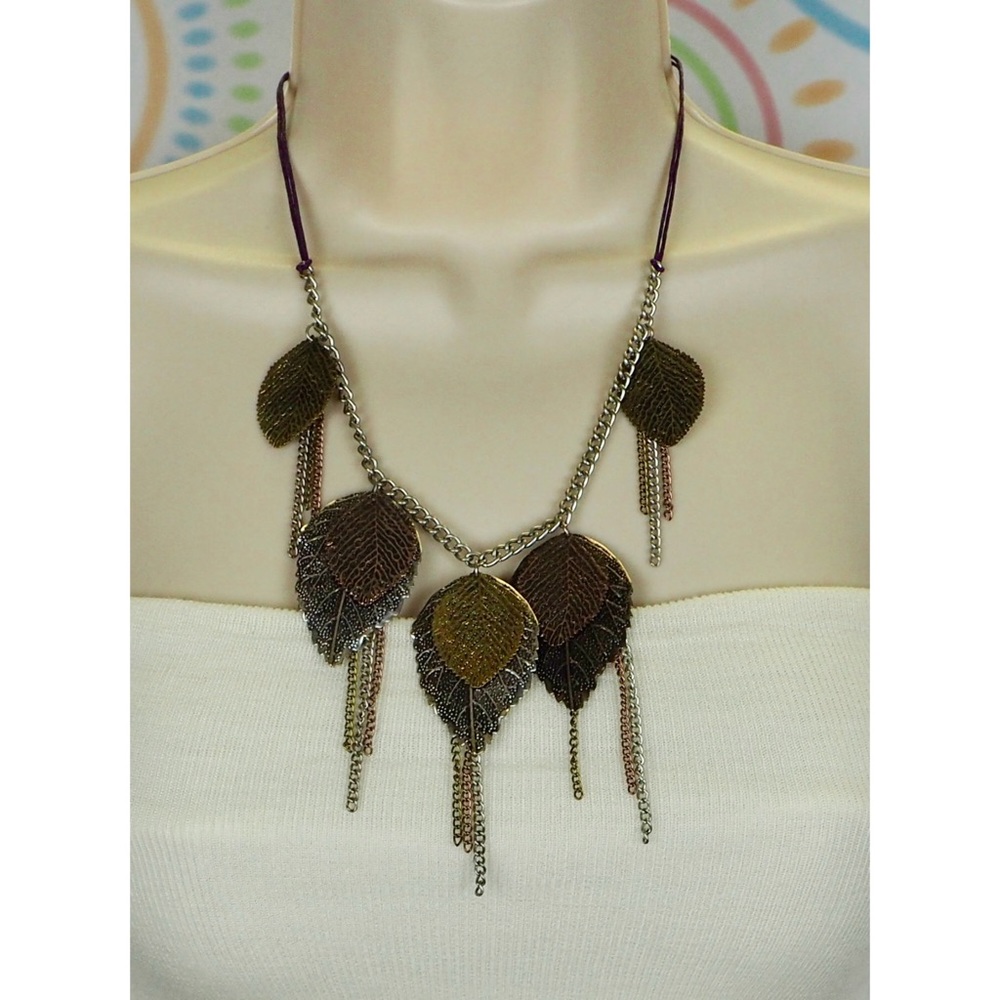 Women Chunky Statement Bib Pendant Leaf Necklace