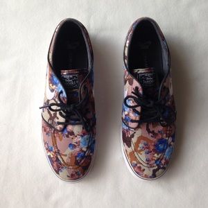 Nike SB Janoski "Blue Digi Floral"