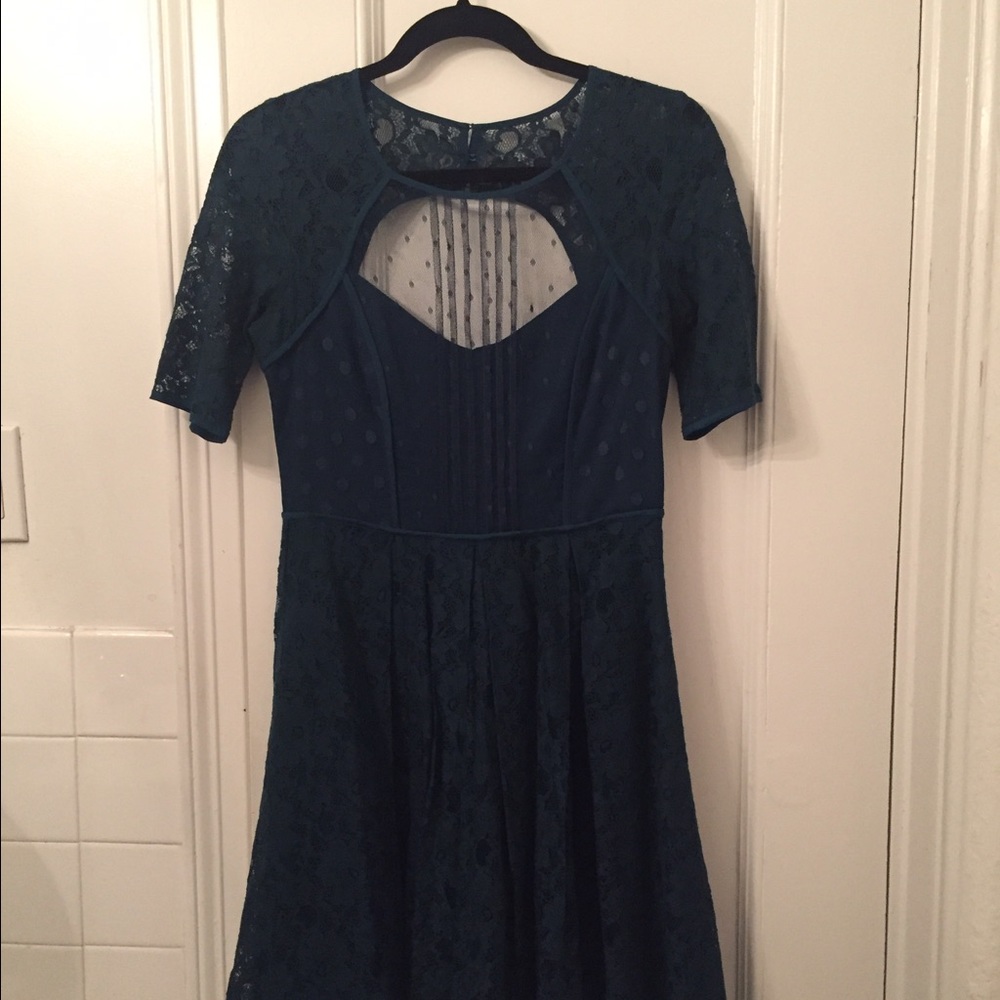 BCBGMaxAzria Green Lace dress size 4