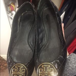 Black patent quilted Revas