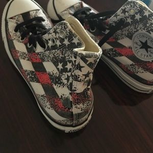 WORN ONCE ❤️ CONVERSE