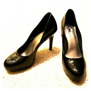 Black patent heels