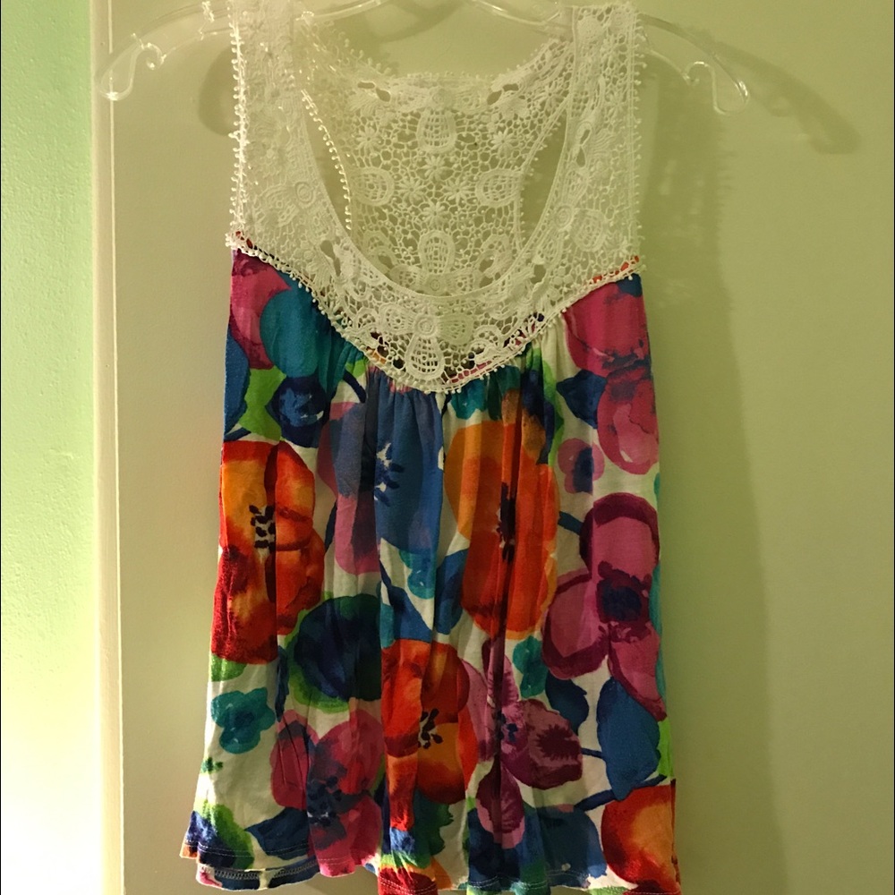 Flowy tank with lace top