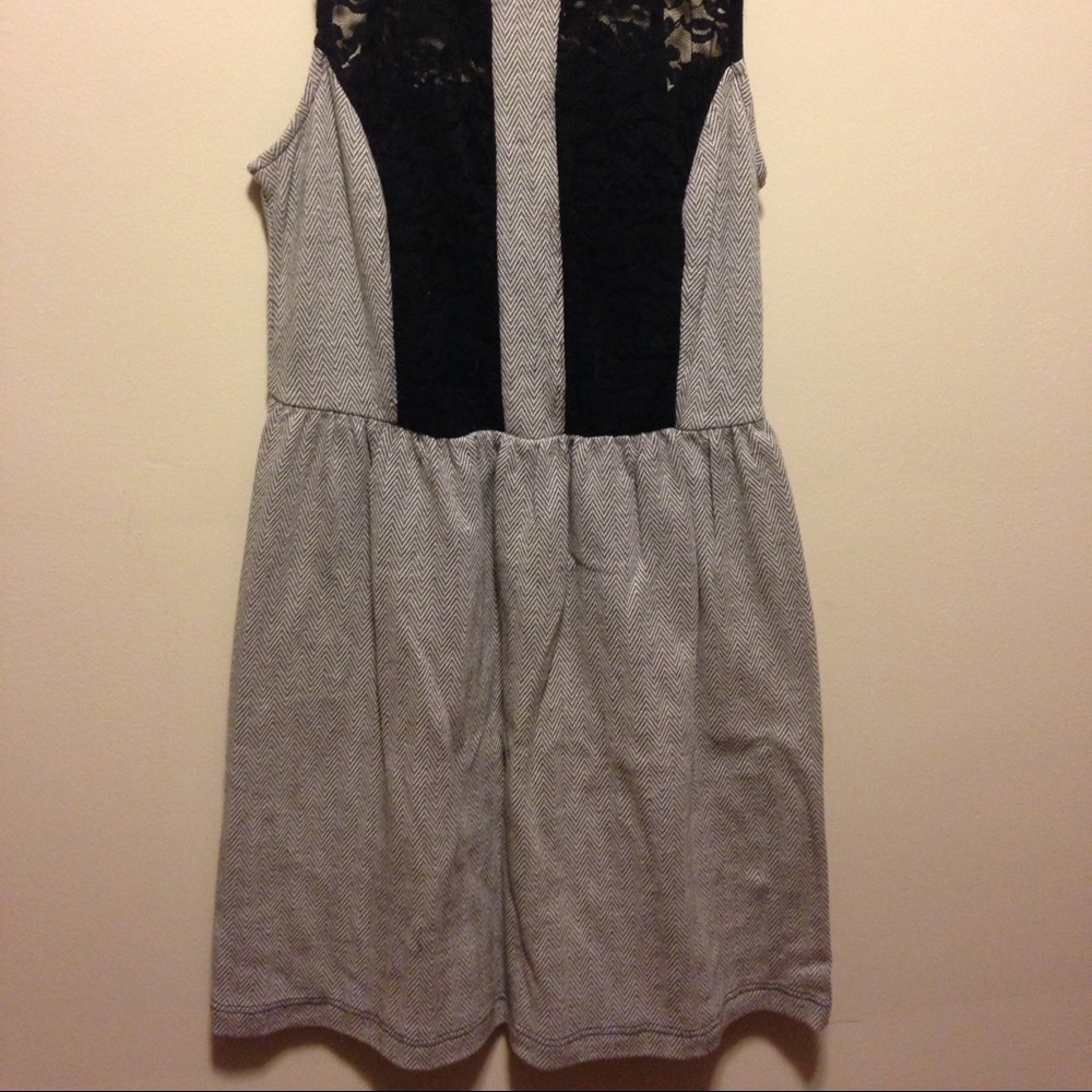 Dress - Picture 2 of 4