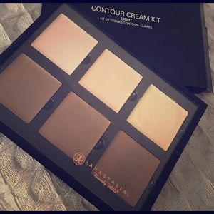 Anastasia Beverly Hills contour cream kit