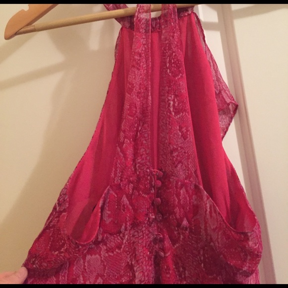 BCBG ping snake skin top-show off those shoulders - Picture 4 of 4