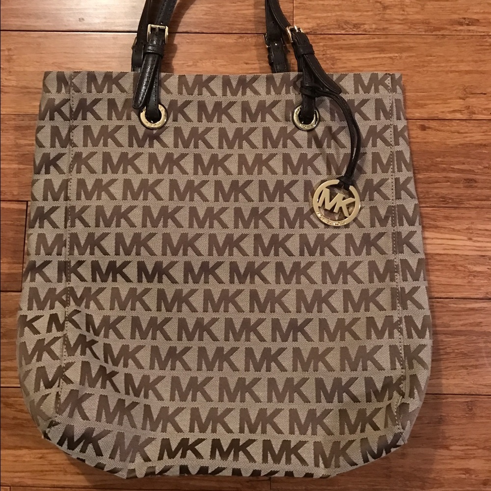 Michael Kors signature tote bag