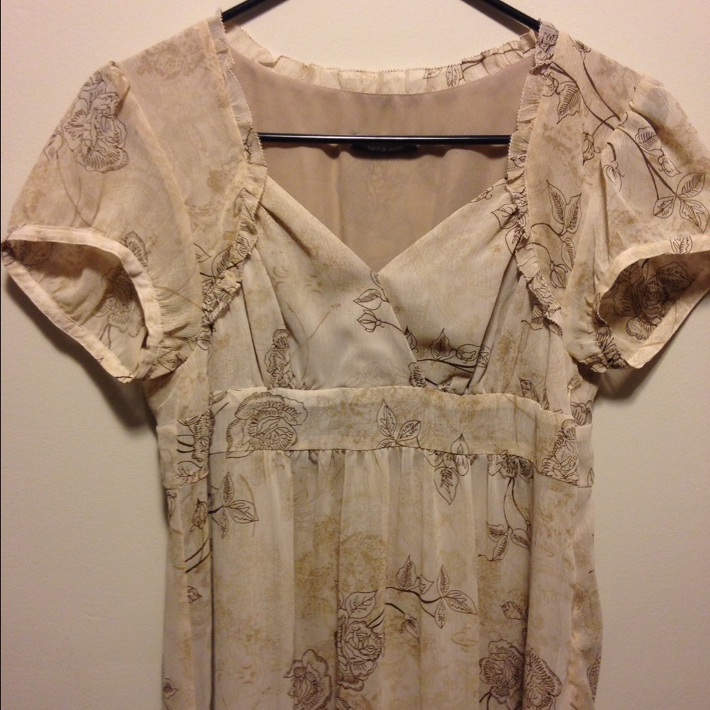 Apt 9 cream colored flowy dress