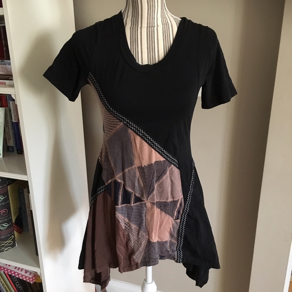 Asymmetric Patterned top