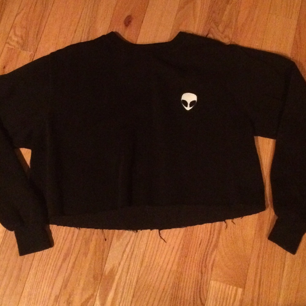 Cropped Alien Crew Neck