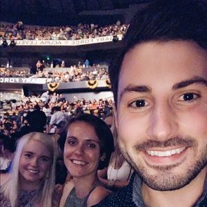 Meet your Posher, Aaron