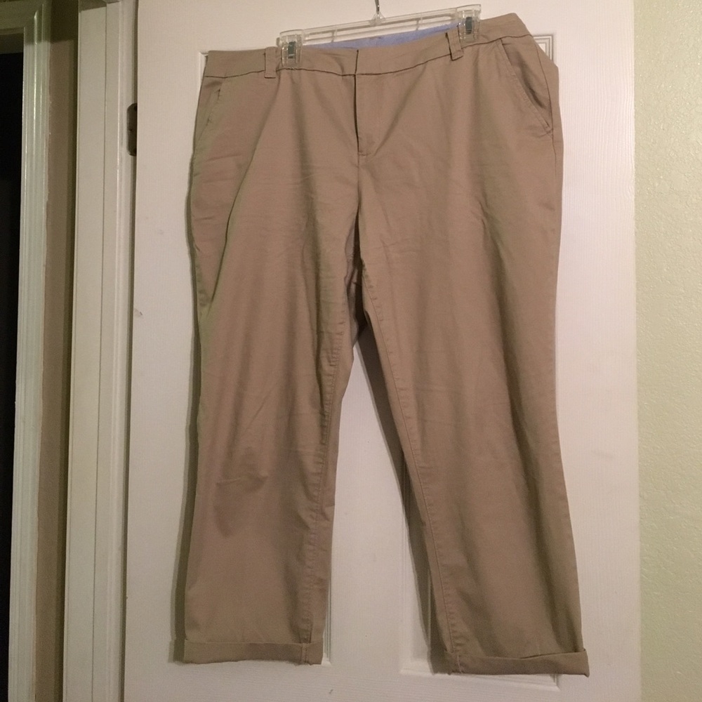 Stylus khaki Capri pants