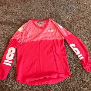 VICTORIA SECRET SIZE MEDIUM SWEATSHIRT