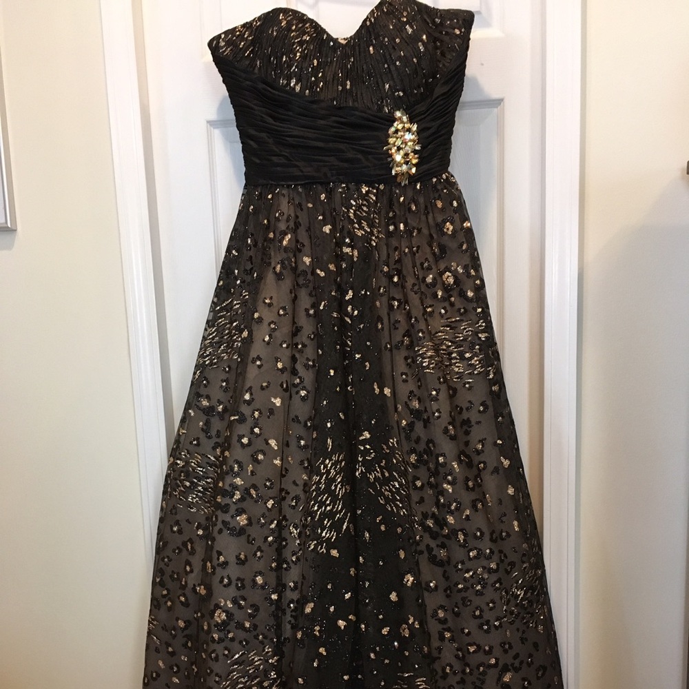 Jovanni prom or evening attire