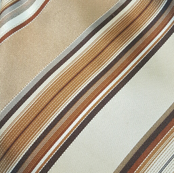 Geoffrey Beene 100% silk tie - Picture 2 of 2