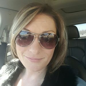 Meet your Posher, Corrine