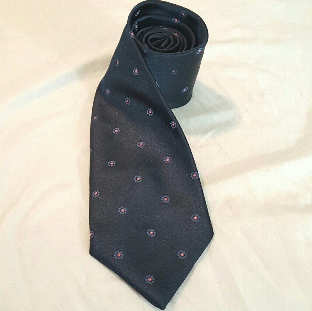 Van Heusen 100% silk tie
