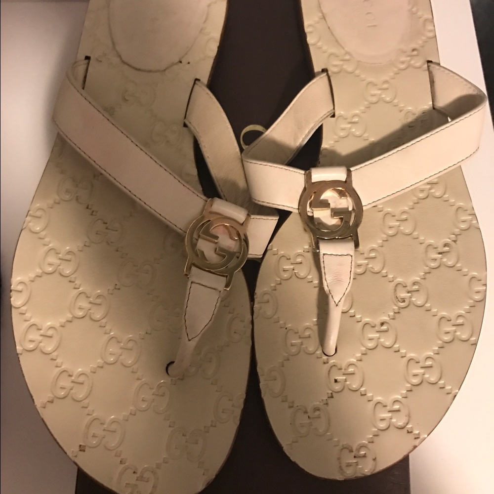 Gucci sandals size 39