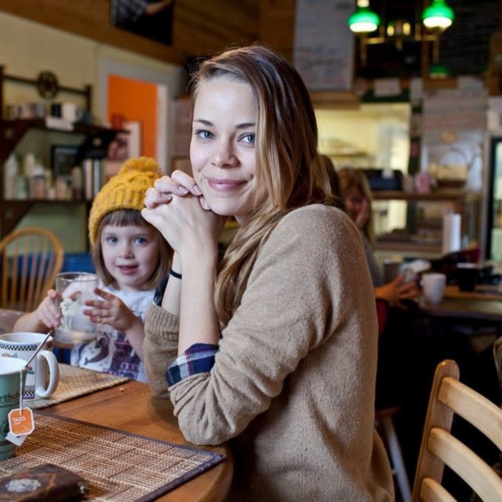 Meet your Posher, Ava