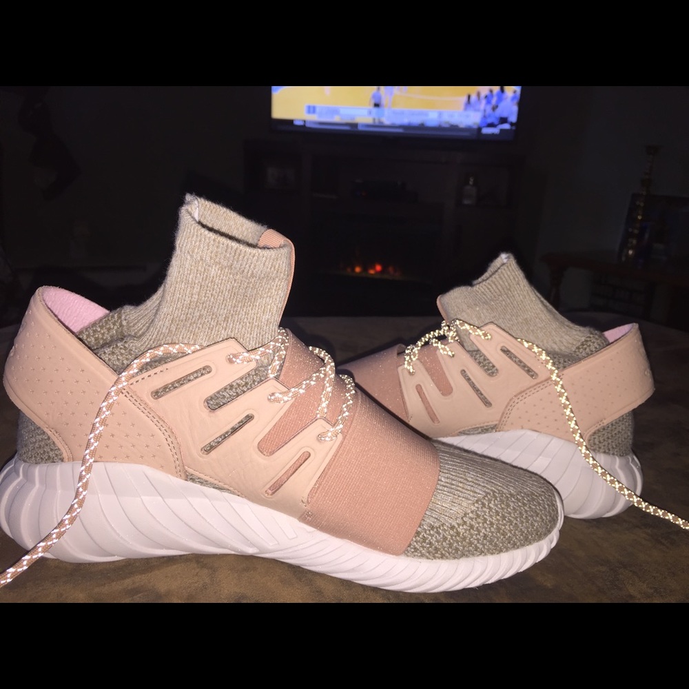 Pink original tubular adidas Womens size 9.5