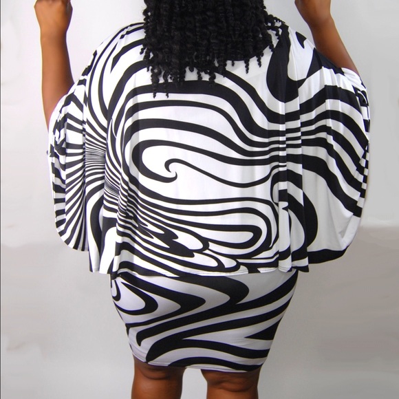 🌹💐SALE PLUS SIZE Cape Dress🌹💐 - Picture 3 of 4