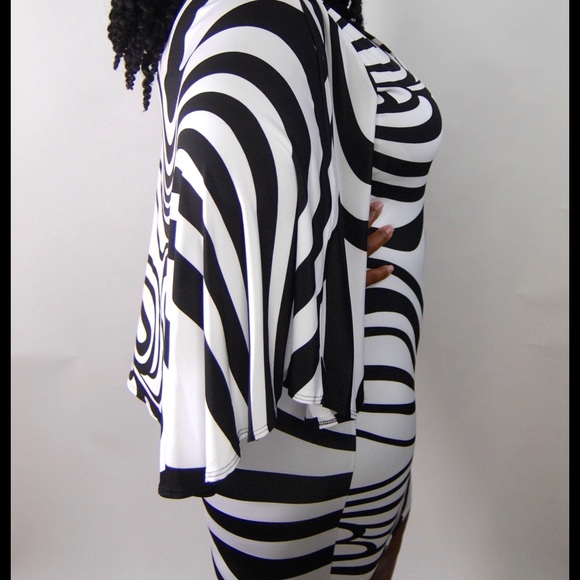 🌹💐SALE PLUS SIZE Cape Dress🌹💐 - Picture 4 of 4