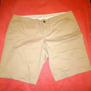 Bermudas shorts beige