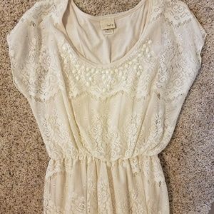 EUC Daytrip lace top.