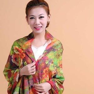 100% pure wool scarf, it is thin,high quality