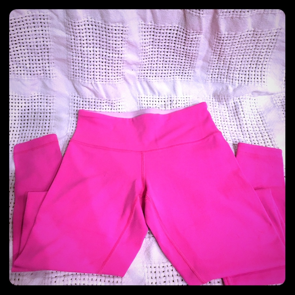 LuluLemon reversible light/hot pink. Size 4.