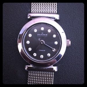 MOVING SALE!!! 🚚🚚 Sparkly Skagen Titanium Watch