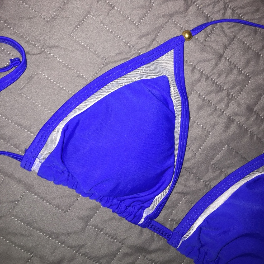 Bikini - Picture 6 of 7
