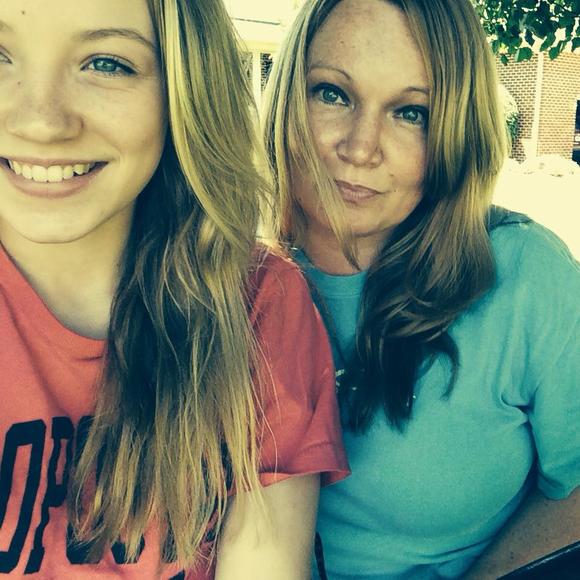 Meet your Posher, Debra - Picture 1 of 1