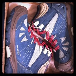 Capra Mid Waterproof hiking boot