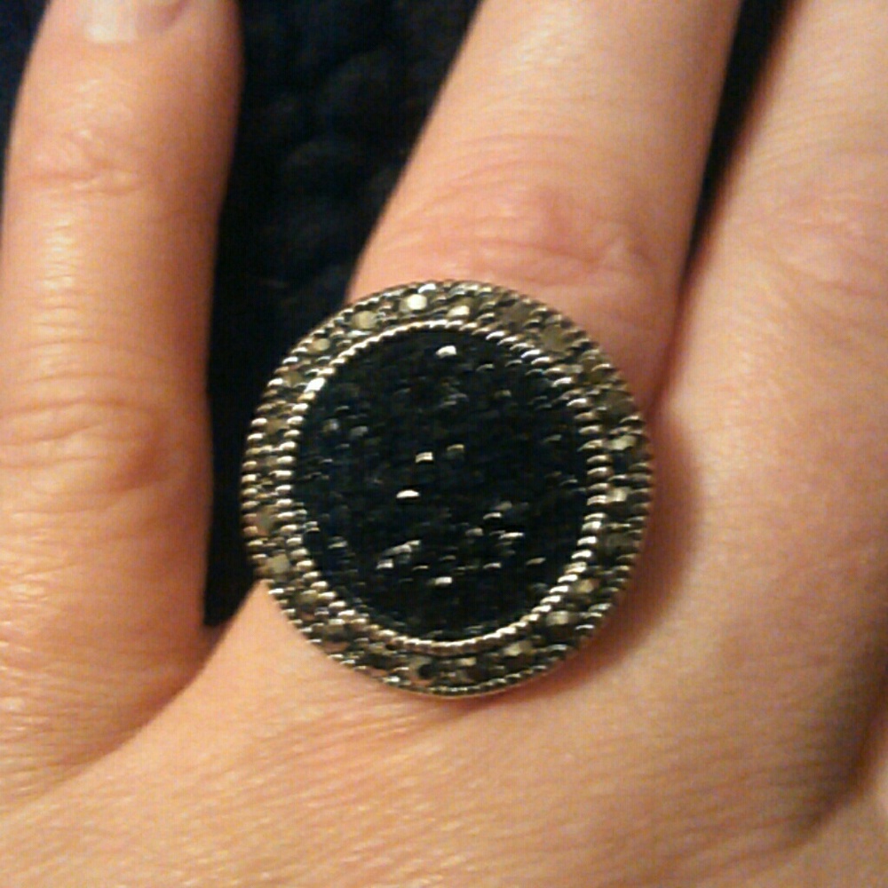 Black broken stone circle ring