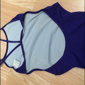 Nike cut out tank size 28