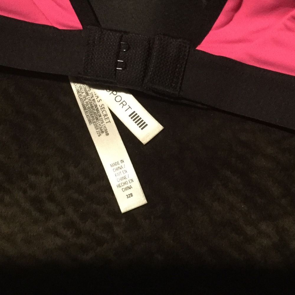 Like new VSX Sport bra 32B - Picture 3 of 4