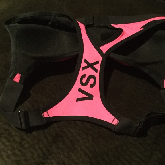 Like new VSX Sport bra 32B - Picture 4 of 4