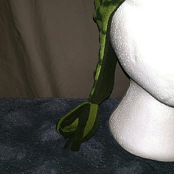 New kids dinosaur hat - Picture 3 of 5