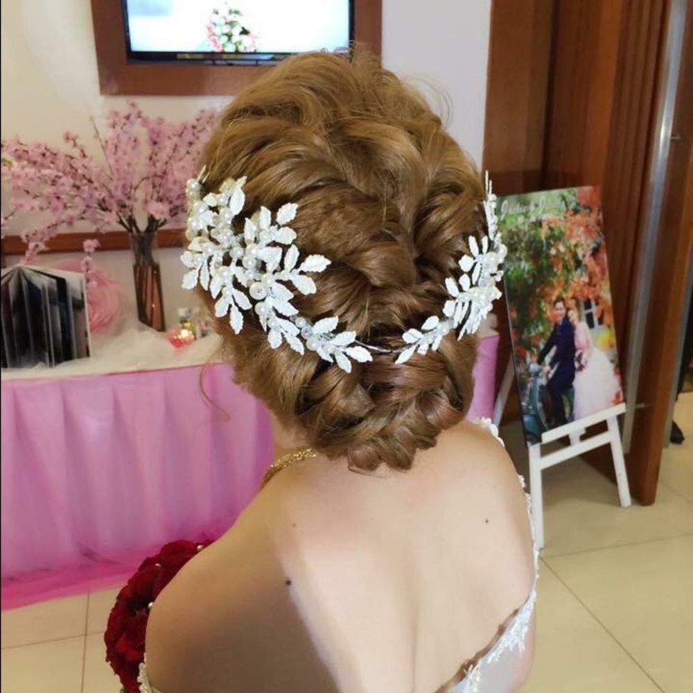 Handmade bridal hair clips