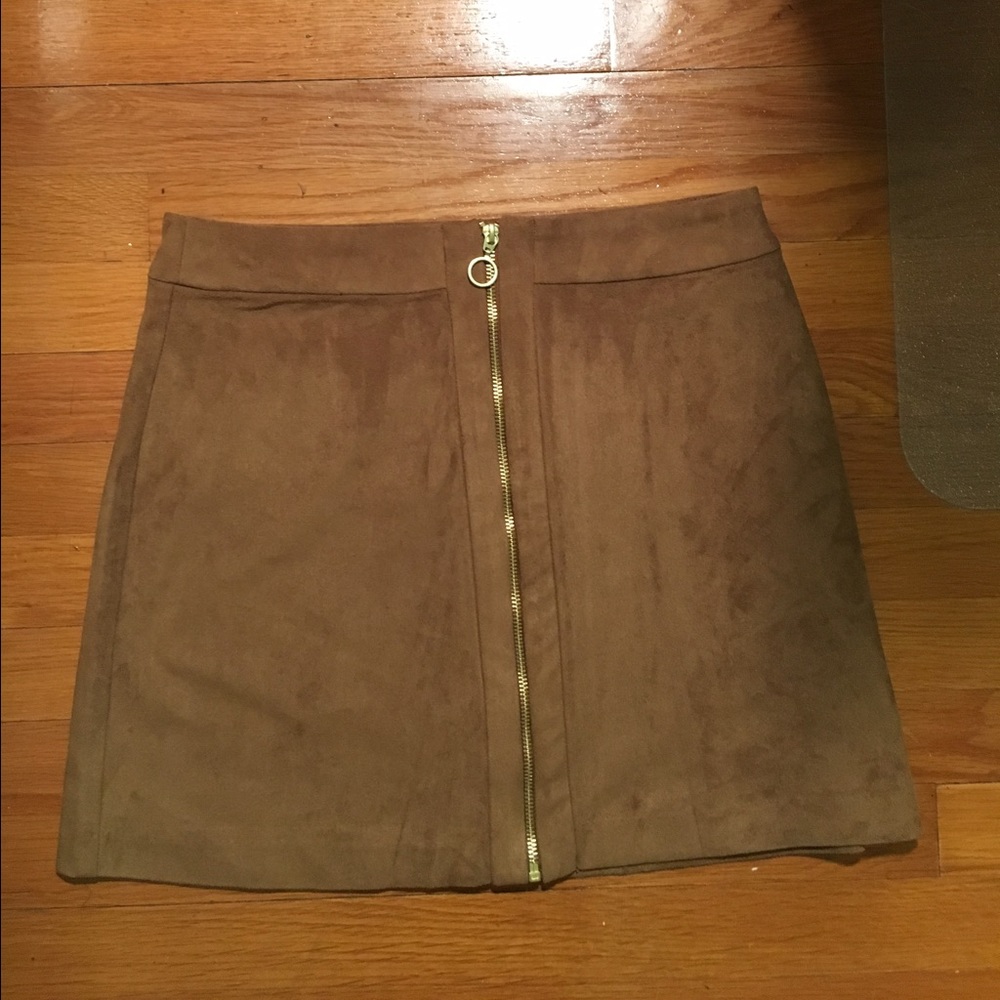 H&M brown suede skirt never worn with tags!!