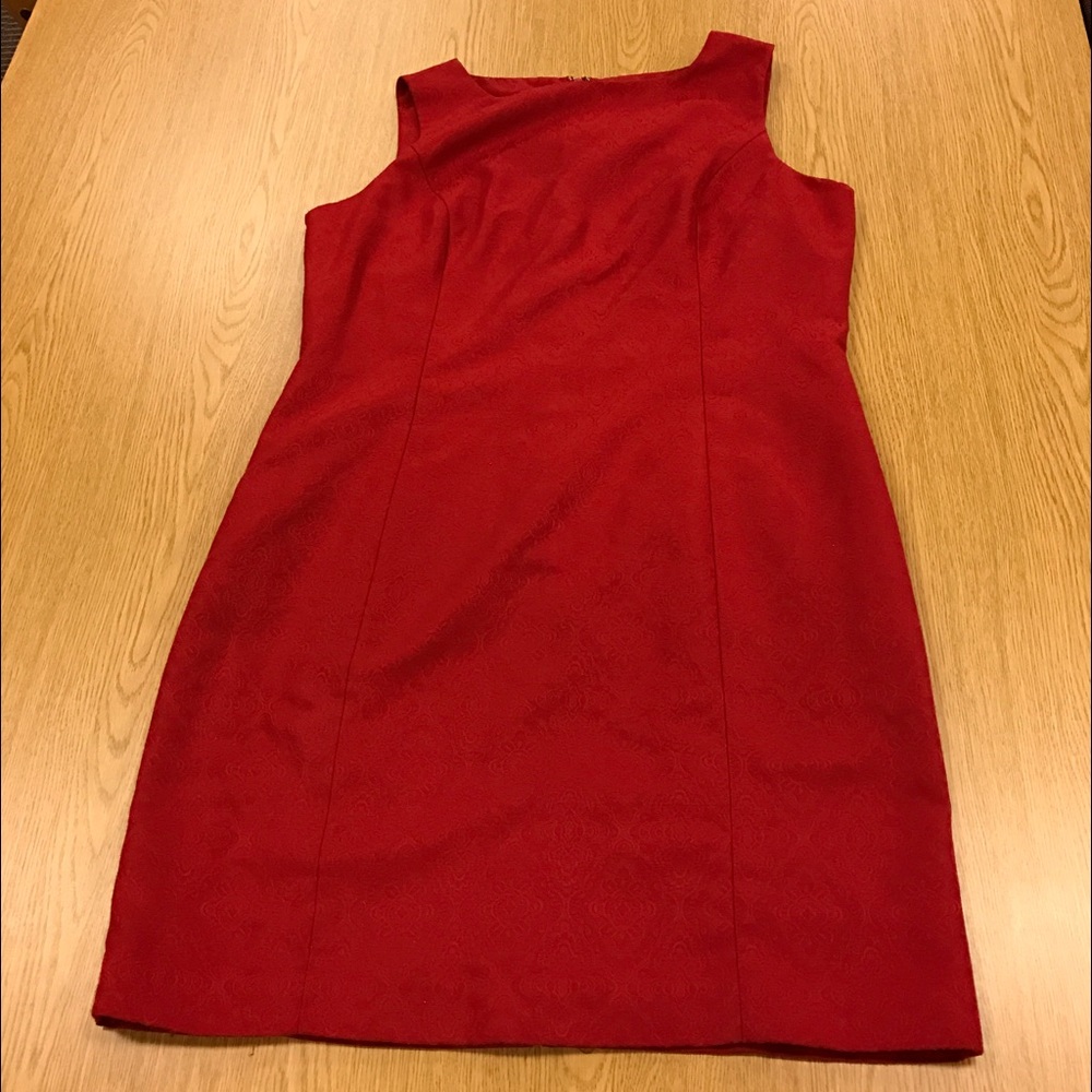 Cute red dress!