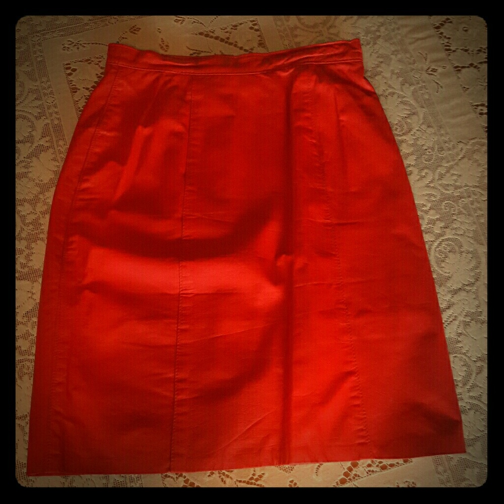 ♡SALE ♡ Fire engine red vintage leather miniskirt