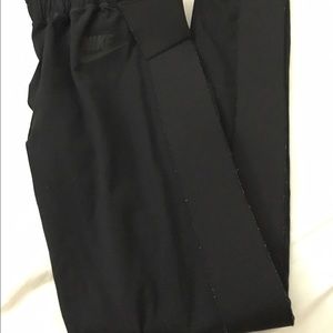 Nike legendary leggings