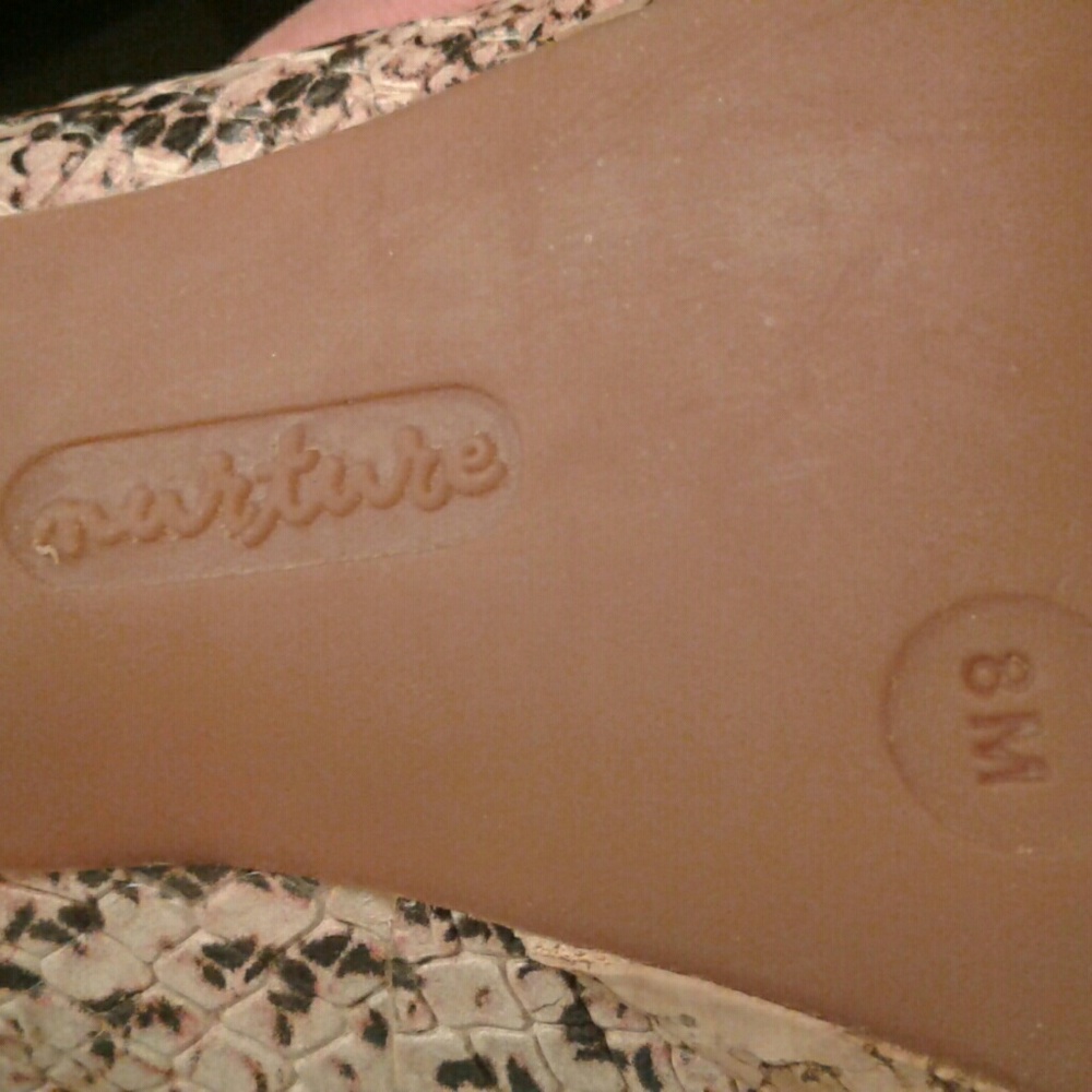 Nurture high heals size 8 phython print - Picture 3 of 7