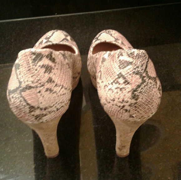 Nurture high heals size 8 phython print - Picture 4 of 7