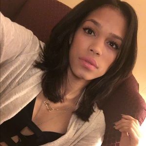 Meet your Posher, Nidia